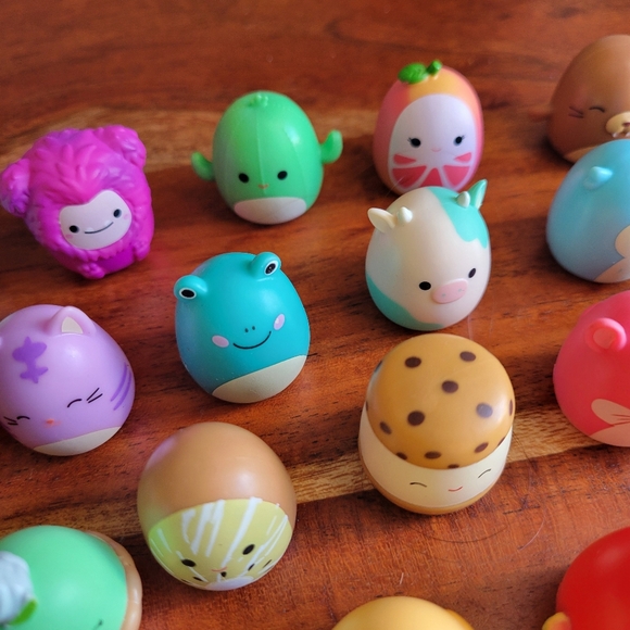 Lot of 28 Squish-a-longs by Original Squishmallows Rubber Plastic Colorful - Picture 6 of 9